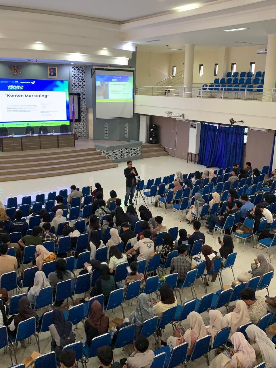 Foto bersama peserta peserta Mahasiswa UNS dalam Entrepeneurship Impact 